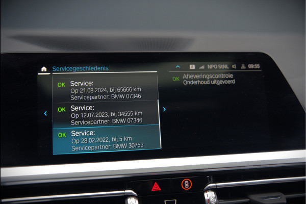 BMW 3-serie 330e xDrive Business Edition Plus M Sport | M Performance | Panoramadak | 360° Camera | Carbon | Head Up Display | Stoelverwarming | Stuurverwarming | Apple Carplay | Navigatie | Cruise Control | Ambiance Verlichting | Trekhaak