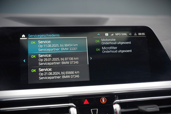 BMW 3-serie 330e xDrive Business Edition Plus M Sport | M Performance | Panoramadak | 360° Camera | Carbon | Head Up Display | Stoelverwarming | Stuurverwarming | Apple Carplay | Navigatie | Cruise Control | Ambiance Verlichting | Trekhaak