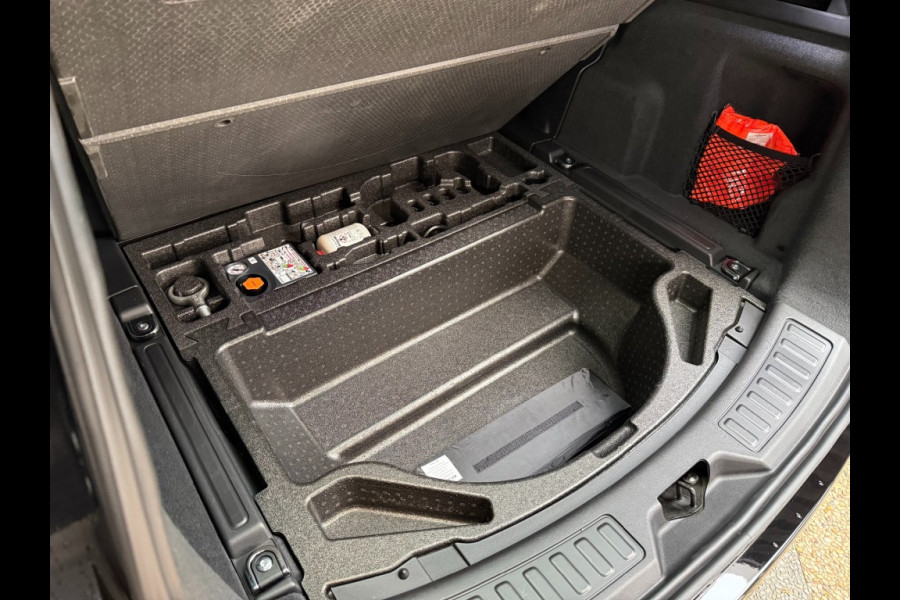 Land Rover Discovery Sport P270e PHEV Dynamic SE ACC/Meridian 5jr garantie Trekhaak Panoramadak