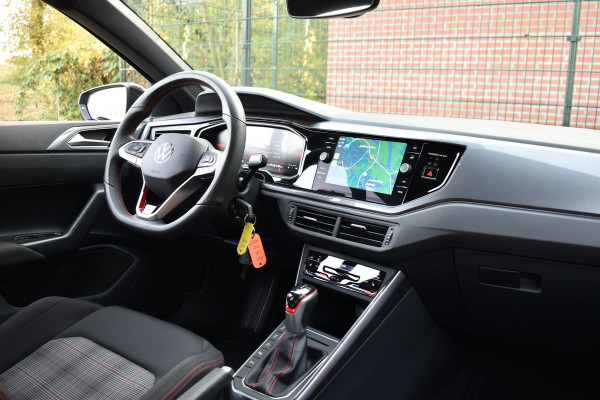 Volkswagen Polo GTI 2.0 TSI 210PK DSG GTI-SPORT IQ-LIGHT/PDC/CARPLAY