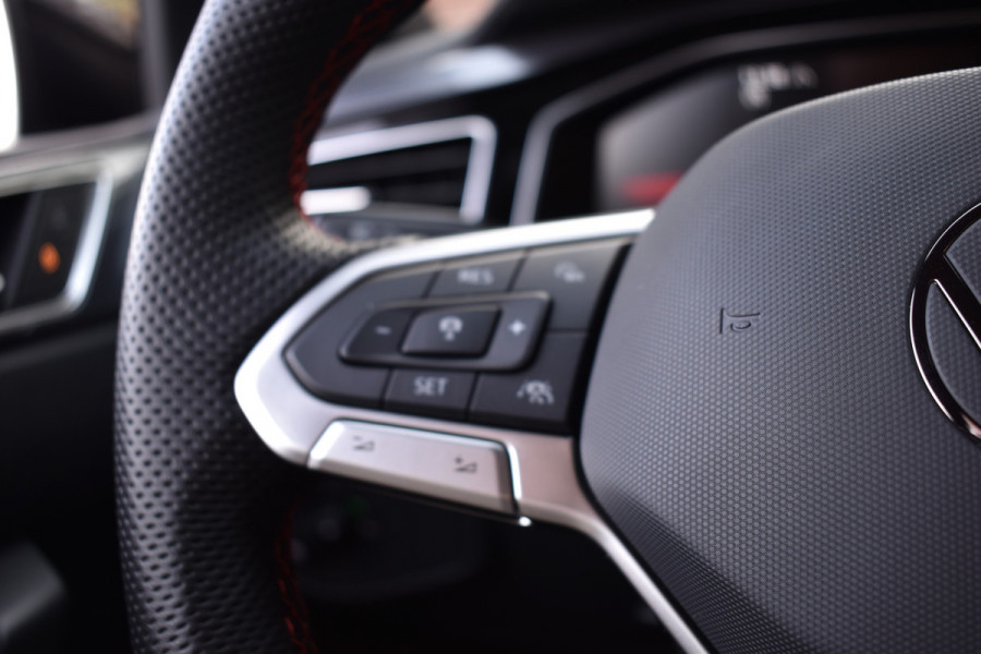 Volkswagen Polo GTI 2.0 TSI 210PK DSG GTI-SPORT IQ-LIGHT/PDC/CARPLAY