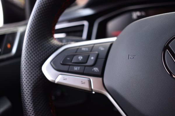Volkswagen Polo GTI 2.0 TSI 210PK DSG GTI-SPORT IQ-LIGHT/PDC/CARPLAY