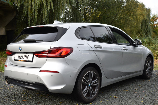 BMW 1-serie 118IA 140PK AUT. BUSINESS SPORT-LINE NAVI/LED/CAMERA/CARPLAY