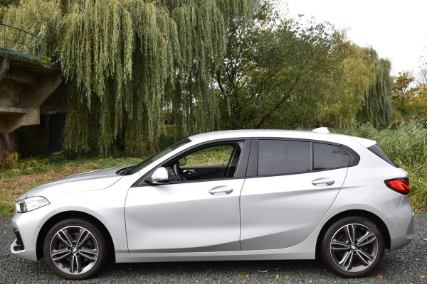 BMW 1-serie 118IA 140PK AUT. BUSINESS SPORT-LINE NAVI/LED/CAMERA/CARPLAY