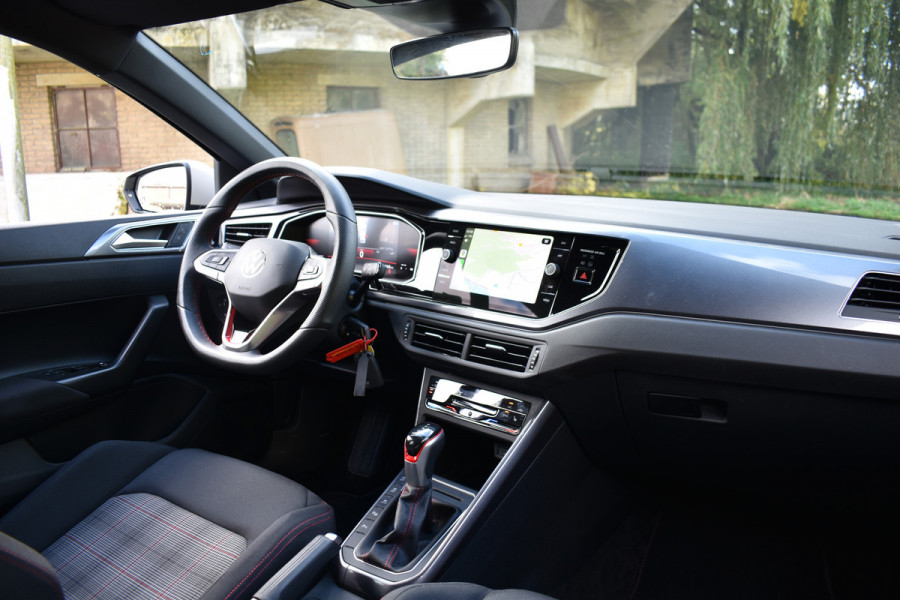 Volkswagen Polo 2.0 TSI GTI TSI 210PK DSG GTI-SPORT LED/CARPLAY/PDC