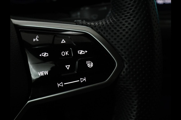 Volkswagen Golf 1.5 eTSI R-Line | Stoel & stuurverwarming | Camera | Sportstoelen | Sfeerverlichting | Digital Cockpit | Carplay | Adaptive cruise | Full LED