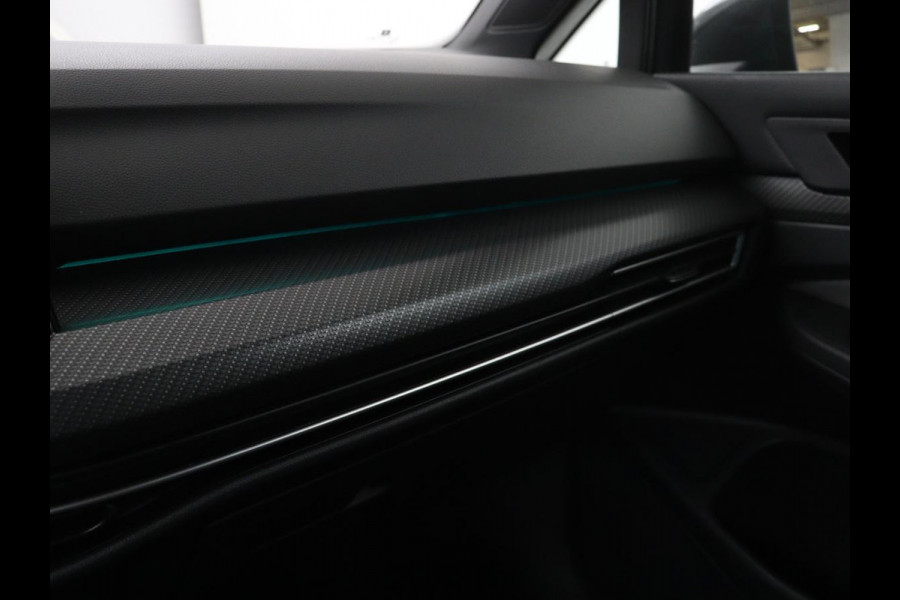 Volkswagen Golf 1.5 eTSI R-Line | Stoel & stuurverwarming | Camera | Sportstoelen | Sfeerverlichting | Digital Cockpit | Carplay | Adaptive cruise | Full LED