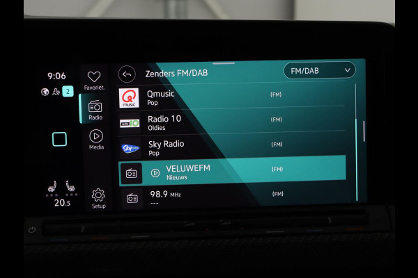 Volkswagen Golf 1.5 eTSI R-Line | Stoel & stuurverwarming | Camera | Sportstoelen | Sfeerverlichting | Digital Cockpit | Carplay | Adaptive cruise | Full LED