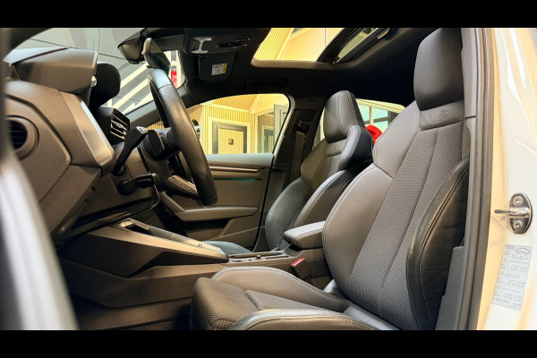 Audi S3 Sportback 2.0 TFSI S3 quattro Edition One Panoramadak/Sfeerverlichting/Carplay/ACC/Stoelverwarming/Dealeronderhouden/310PK