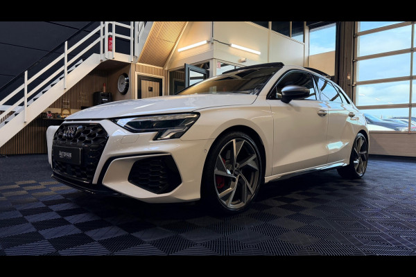 Audi S3 Sportback 2.0 TFSI S3 quattro Edition One Panoramadak/Sfeerverlichting/Carplay/ACC/Stoelverwarming/Dealeronderhouden/310PK