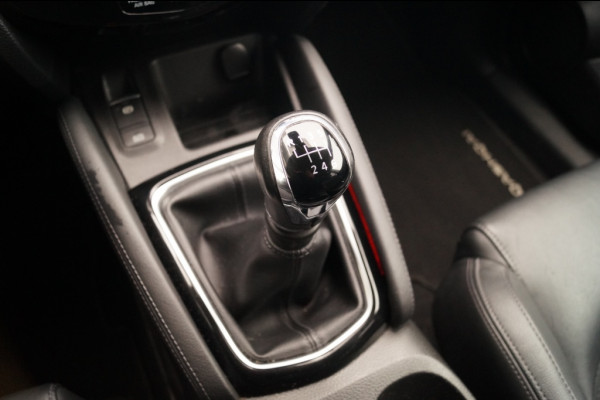 Nissan QASHQAI 1.3 DIG-T 140pk Bussines Edition -NAVI-PANO-ECC-TREKHAAK-