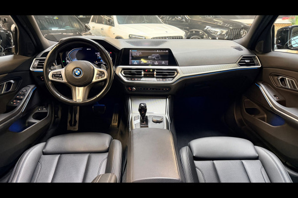 BMW 3 Serie Touring 330e High Executive M-SPORT BTW/PANO/HUD/KEYLESS/SFEERVERLICHTING/CARPLAY/DEALERONDERHOUDEN/BOMVOL!