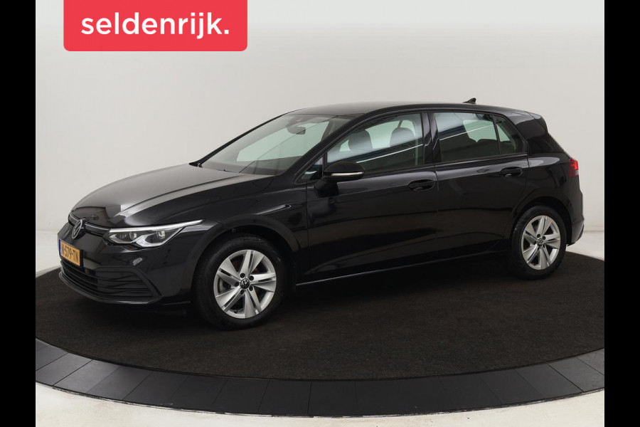 Volkswagen Golf 1.5 eTSI Life | Stoelverwarming | Carplay | Massage | Adaptive cruise | Navigatie | Sfeerverlichting | Parkeerhulp | Full LED | Memory