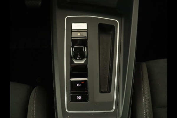 Volkswagen Golf 1.5 eTSI Life | Stoelverwarming | Carplay | Massage | Adaptive cruise | Navigatie | Sfeerverlichting | Parkeerhulp | Full LED | Memory