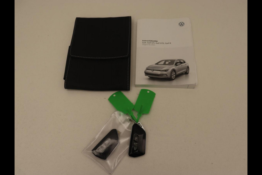 Volkswagen Golf 1.5 eTSI Life | Stoelverwarming | Carplay | Massage | Adaptive cruise | Navigatie | Sfeerverlichting | Parkeerhulp | Full LED | Memory