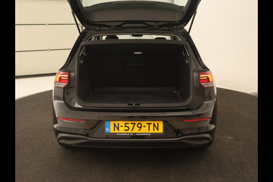 Volkswagen Golf 1.5 eTSI Life | Stoelverwarming | Carplay | Massage | Adaptive cruise | Navigatie | Sfeerverlichting | Parkeerhulp | Full LED | Memory