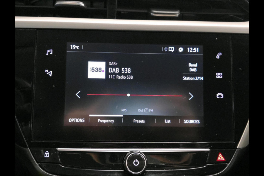 Opel Corsa 1.2 Level 2 | Two Tone | Stoel/Stuurverwarming | Navigatie | Achteruitrijcamera | Cruisecontrol |