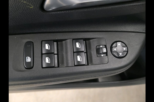 Opel Corsa 1.2 Level 2 | Two Tone | Stoel/Stuurverwarming | Navigatie | Achteruitrijcamera | Cruisecontrol |