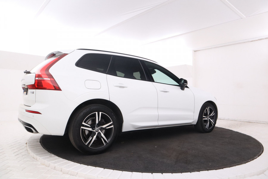 Volvo XC60 2.0 T8 Twin Engine AWD R-Design Luchtvering, Stoelverwarming, Panorama, Apple Carplay,
