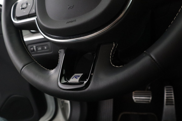 Volvo XC60 2.0 T8 Twin Engine AWD R-Design Luchtvering, Stoelverwarming, Panorama, Apple Carplay,