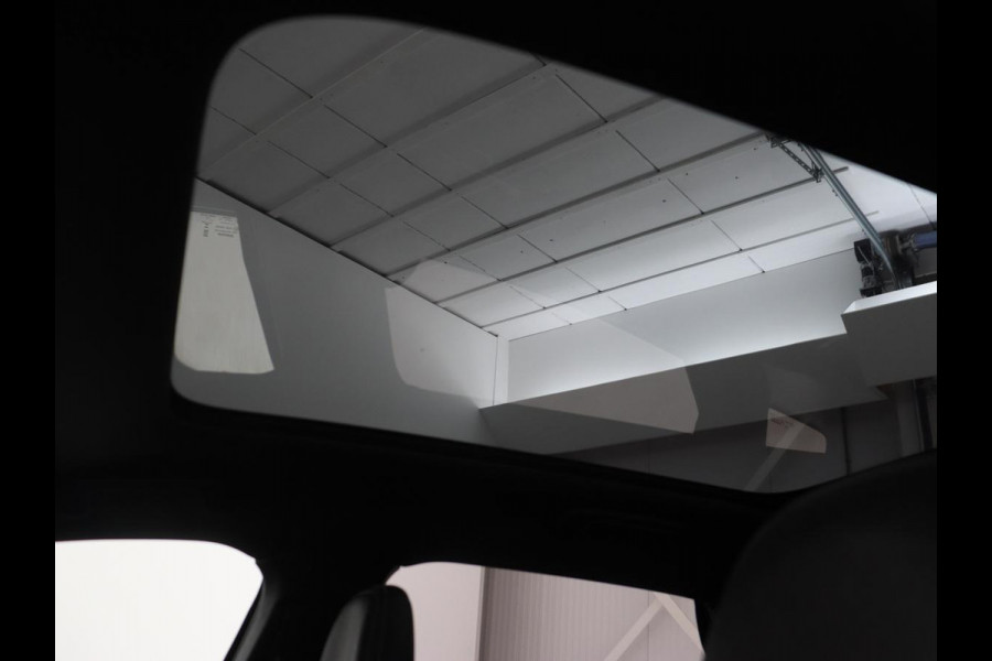 Volvo V40 1.5 T3 Polar+ Sport | Panoramadak | Stoelverwarming | Camera | Full LED | Navigatie | Park Assist | Harman/Kardon | Keyless | R Design