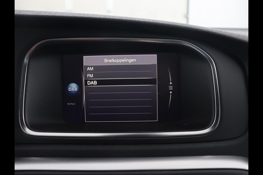 Volvo V40 1.5 T3 Polar+ Sport | Panoramadak | Stoelverwarming | Camera | Full LED | Navigatie | Park Assist | Harman/Kardon | Keyless | R Design