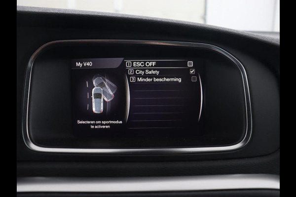 Volvo V40 1.5 T3 Polar+ Sport | Panoramadak | Stoelverwarming | Camera | Full LED | Navigatie | Park Assist | Harman/Kardon | Keyless | R Design