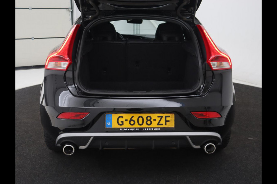 Volvo V40 1.5 T3 Polar+ Sport | Panoramadak | Stoelverwarming | Camera | Full LED | Navigatie | Park Assist | Harman/Kardon | Keyless | R Design