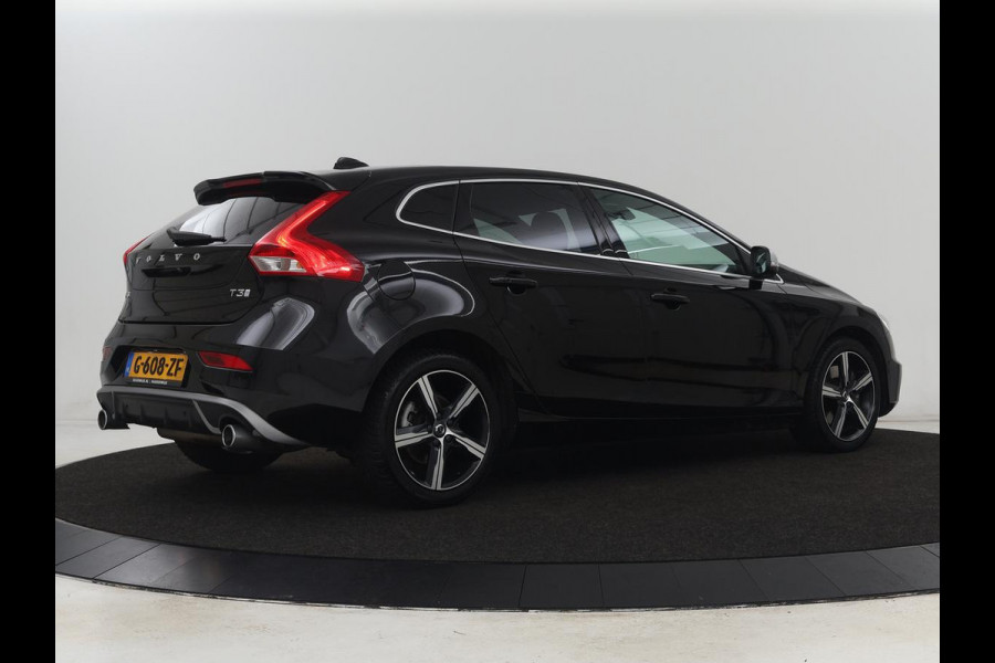 Volvo V40 1.5 T3 Polar+ Sport | Panoramadak | Stoelverwarming | Camera | Full LED | Navigatie | Park Assist | Harman/Kardon | Keyless | R Design