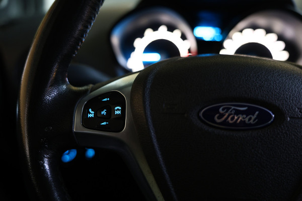 Ford Tourneo Courier 1.0 Titanium 1eEIG! BT CAMERA DAB STOELVW CLIMA '18