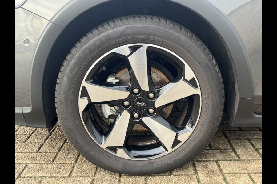 Ford FOCUS Wagon 1.0 EBH Active X 155PK AUTOMAAT! PANODAK! DRIVERPACK!