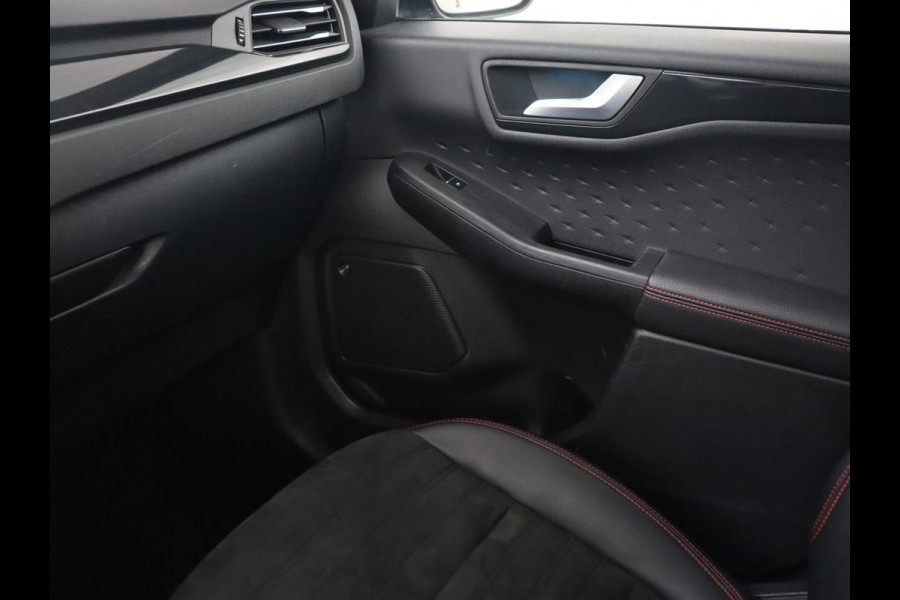 Ford Kuga 2.5 PHEV ST-Line X | Panoramadak | Head-Up | Trekhaak | Stoelverwarming | 360 Camera | B&O Sound | Carplay | Navigatie | Achterbankverwarming | Half leder | Keyless | Plug In