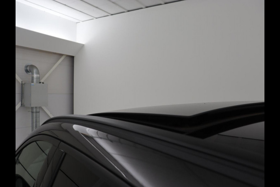 Ford Kuga 2.5 PHEV ST-Line X | Panoramadak | Head-Up | Trekhaak | Stoelverwarming | 360 Camera | B&O Sound | Carplay | Navigatie | Achterbankverwarming | Half leder | Keyless | Plug In