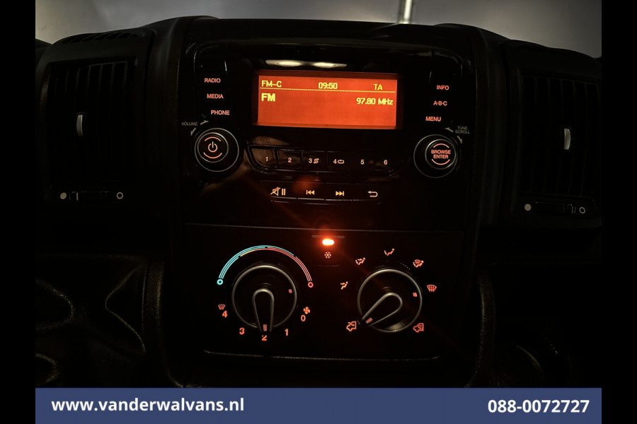 Peugeot Boxer 2.2 BlueHDi 141pk Bakwagen Laadklep Euro6 Airco | Cruisecontrol |1055kg laadvermogen bijrijdersbank