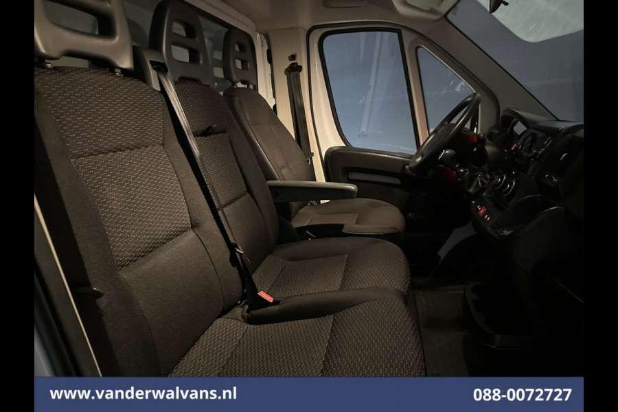Peugeot Boxer 2.2 BlueHDi 141pk Bakwagen Laadklep Euro6 Airco | Cruisecontrol |1055kg laadvermogen bijrijdersbank