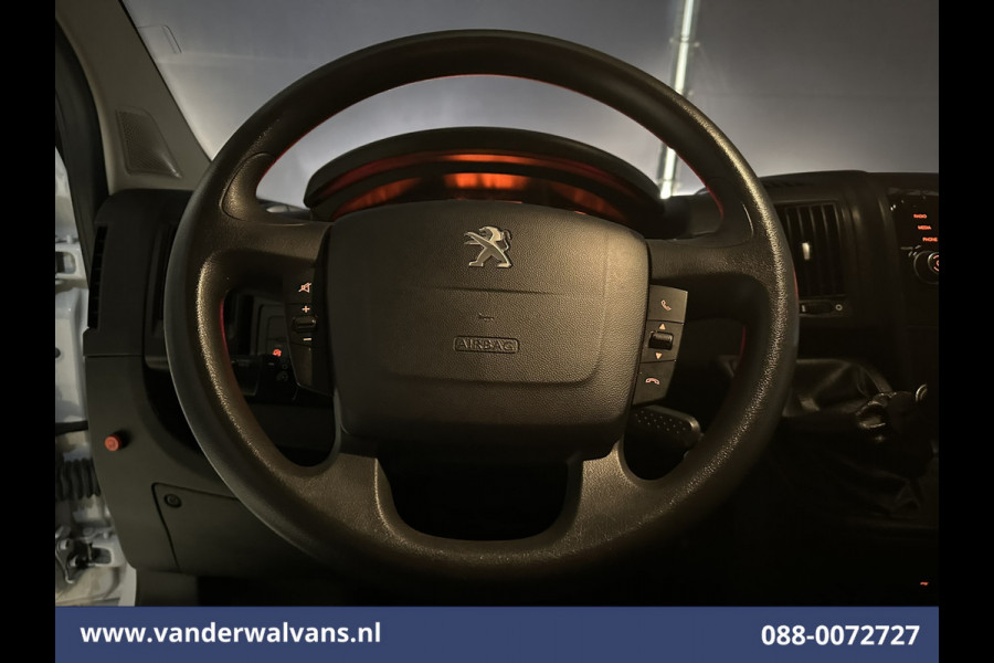 Peugeot Boxer 2.2 BlueHDi 141pk Bakwagen Laadklep Euro6 Airco | Cruisecontrol |1055kg laadvermogen bijrijdersbank