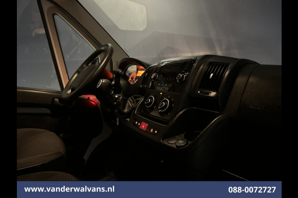 Peugeot Boxer 2.2 BlueHDi 141pk Bakwagen Laadklep Euro6 Airco | Cruisecontrol |1055kg laadvermogen bijrijdersbank
