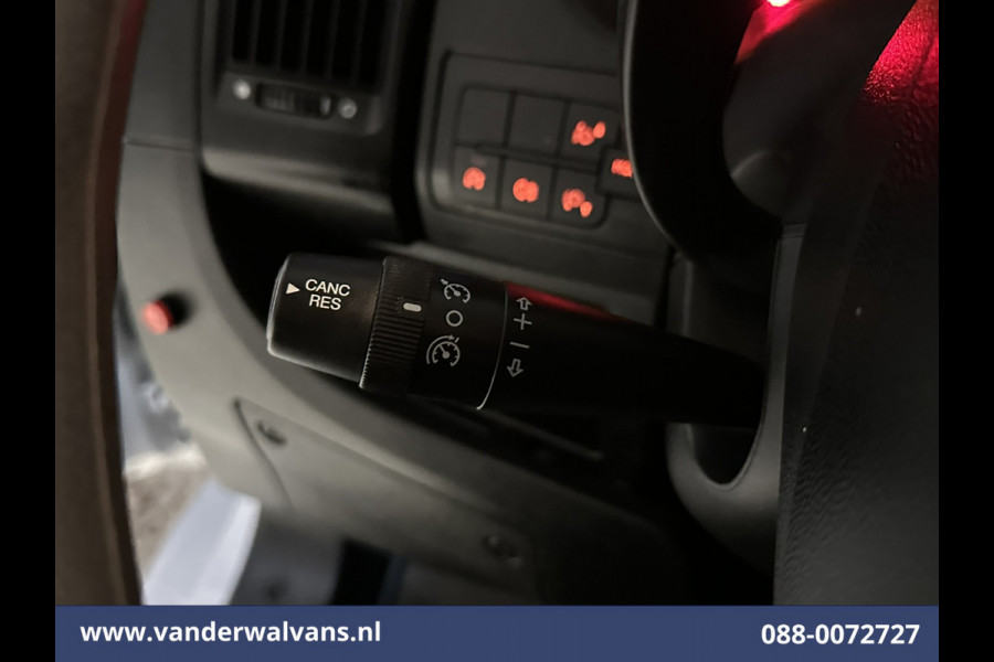 Peugeot Boxer 2.2 BlueHDi 141pk Bakwagen Laadklep Euro6 Airco | Cruisecontrol |1055kg laadvermogen bijrijdersbank