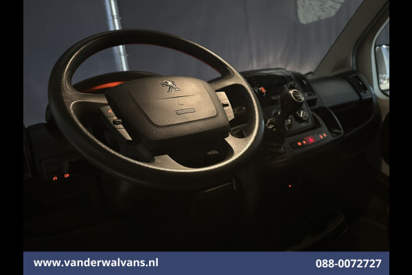Peugeot Boxer 2.2 BlueHDi 141pk Bakwagen Laadklep Euro6 Airco | Cruisecontrol |1055kg laadvermogen bijrijdersbank