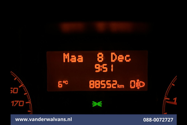 Peugeot Boxer 2.2 BlueHDi 141pk Bakwagen Laadklep Euro6 Airco | Cruisecontrol |1055kg laadvermogen bijrijdersbank