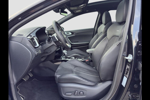 Kia Ceed Sportswagon 1.5 T-GDi GT-PlusLine Automaat | Panoramadak | Leder/Alcantara | Camera | Navi | Stuur-/Stoelverwarming | 18” Velgen | Clima | Key-Less | PDC | Cruise | LED |