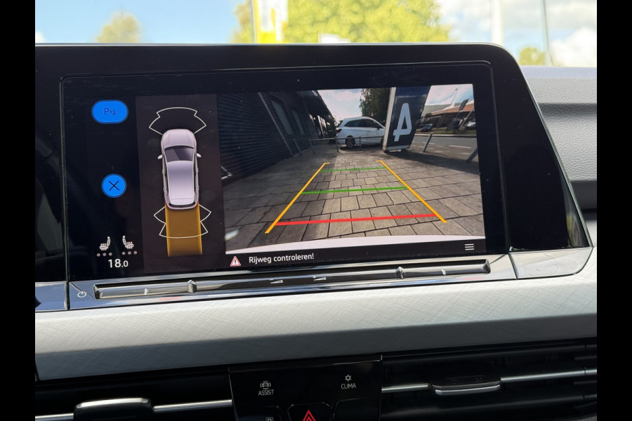 Volkswagen Golf BWJ 2023 | 1.5TSI 131PK Life Bus AUTOMAAT | CLIMA | NAVI | PDC | CRUISE | CAMERA A | STOELVERW |