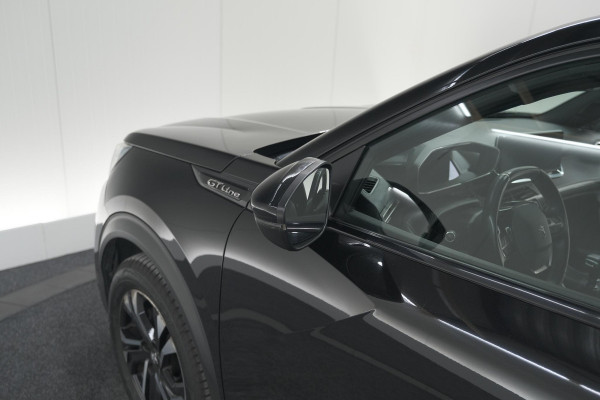 Peugeot 2008 PureTech 130 GT-Line | Camera | Adaptieve Cruise Control | Allseason Banden | Navigatie
