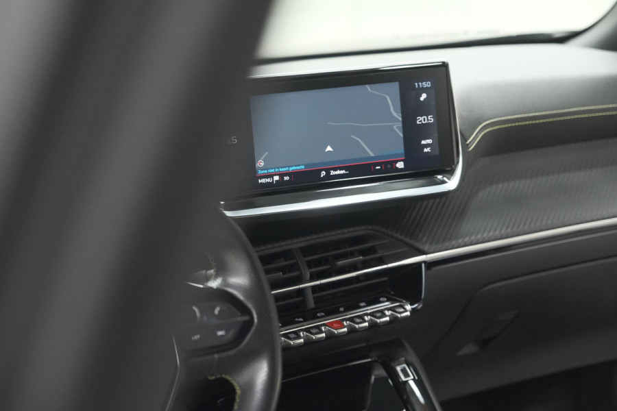 Peugeot 2008 PureTech 130 GT-Line | Camera | Adaptieve Cruise Control | Allseason Banden | Navigatie