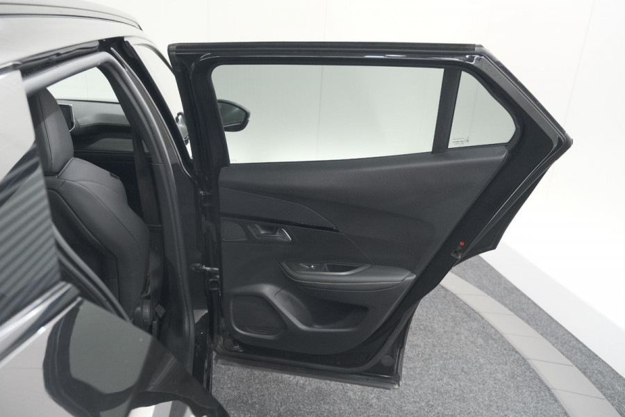 Peugeot 2008 PureTech 130 GT-Line | Camera | Adaptieve Cruise Control | Allseason Banden | Navigatie