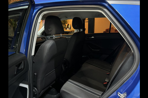 Volkswagen T-Roc 1.5 TSI Style Garantie Carplay StoelVW Adoptieve Cruise Front ASS Clima Navi Led Dab Rijklaar