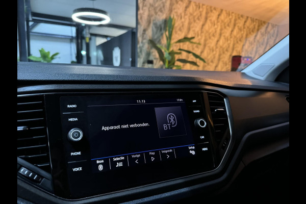 Volkswagen T-Roc 1.5 TSI Style Garantie Carplay StoelVW Adoptieve Cruise Front ASS Clima Navi Led Dab Rijklaar