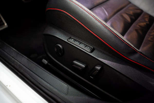 Volkswagen Golf 2.0 GTI|PANO|AUT|LEDER|IQLIGHT