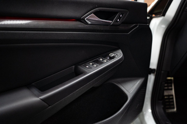 Volkswagen Golf 2.0 GTI|PANO|AUT|LEDER|IQLIGHT