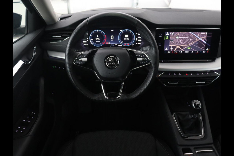 Škoda Octavia 1.0 TSI Business Edition | Stoelverwarming | Trekhaak | Camera | Head-Up | Stuurverwarming | Carplay | Navigatie | Memory | Getint glas | Parkeerhulp |